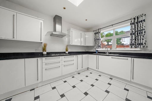 House Lowfield Road in Greater London