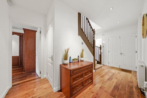 House Lowfield Road in Greater London