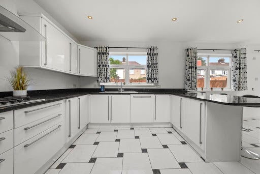 House Lowfield Road in Greater London