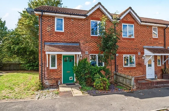 House Willow Road in Greater London