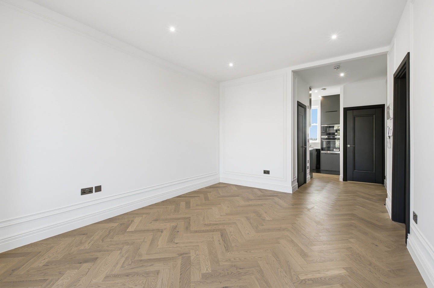 Flat The Vale in Greater London