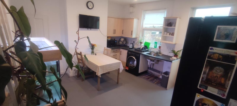 Room Herbert Crescent in Bristol