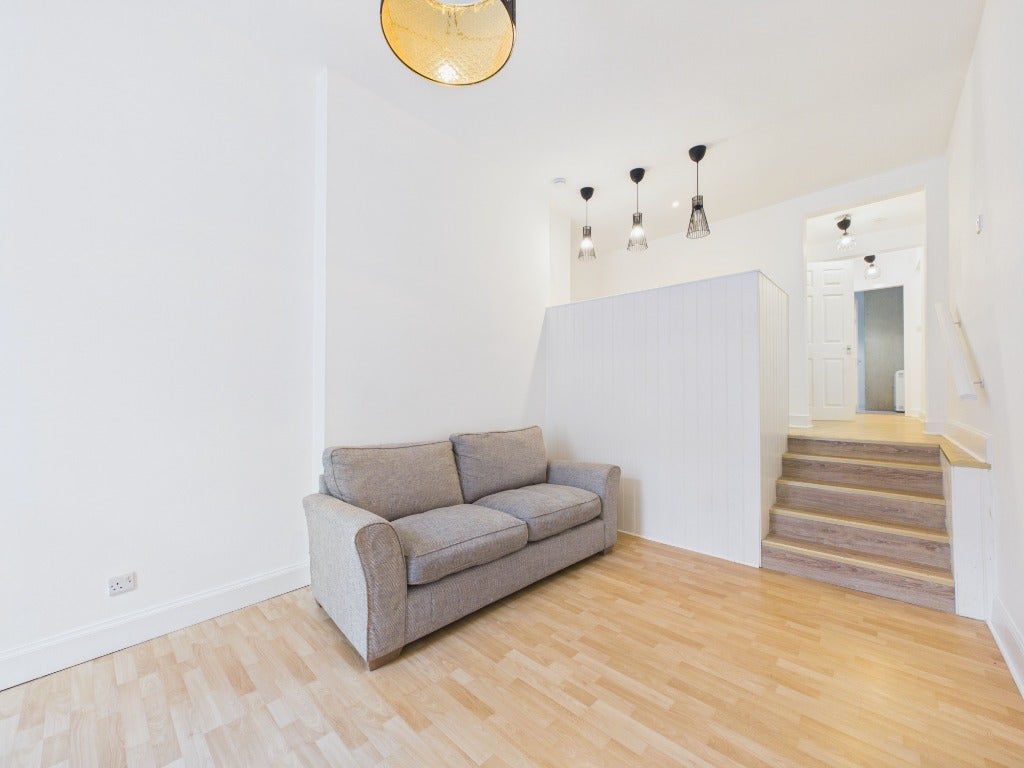 Flat Meadowbank Terrace in City of Edinburgh