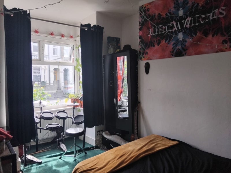 Room Mount Pleasant Road in Greater London