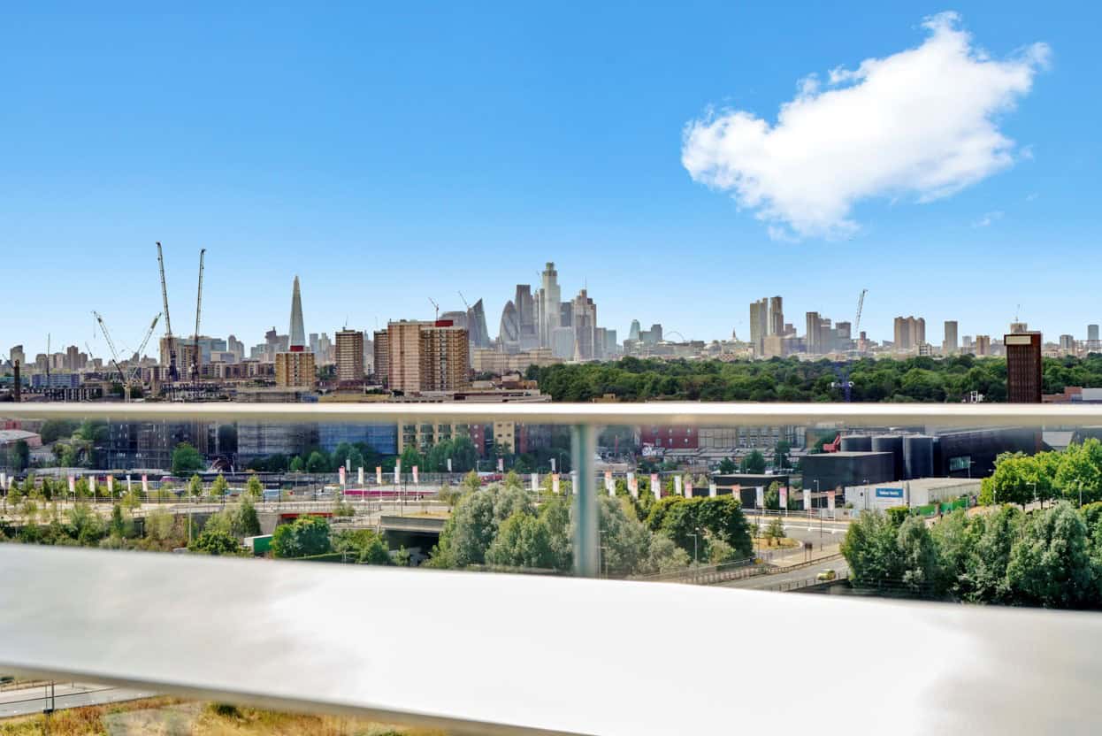 Flat Anthems Way in Greater London