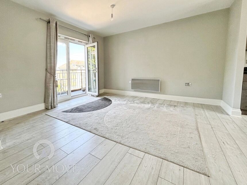 Flat Crawford Avenue in Dartford