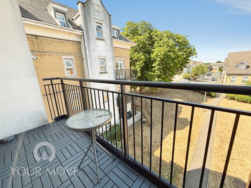 Flat Crawford Avenue in Dartford