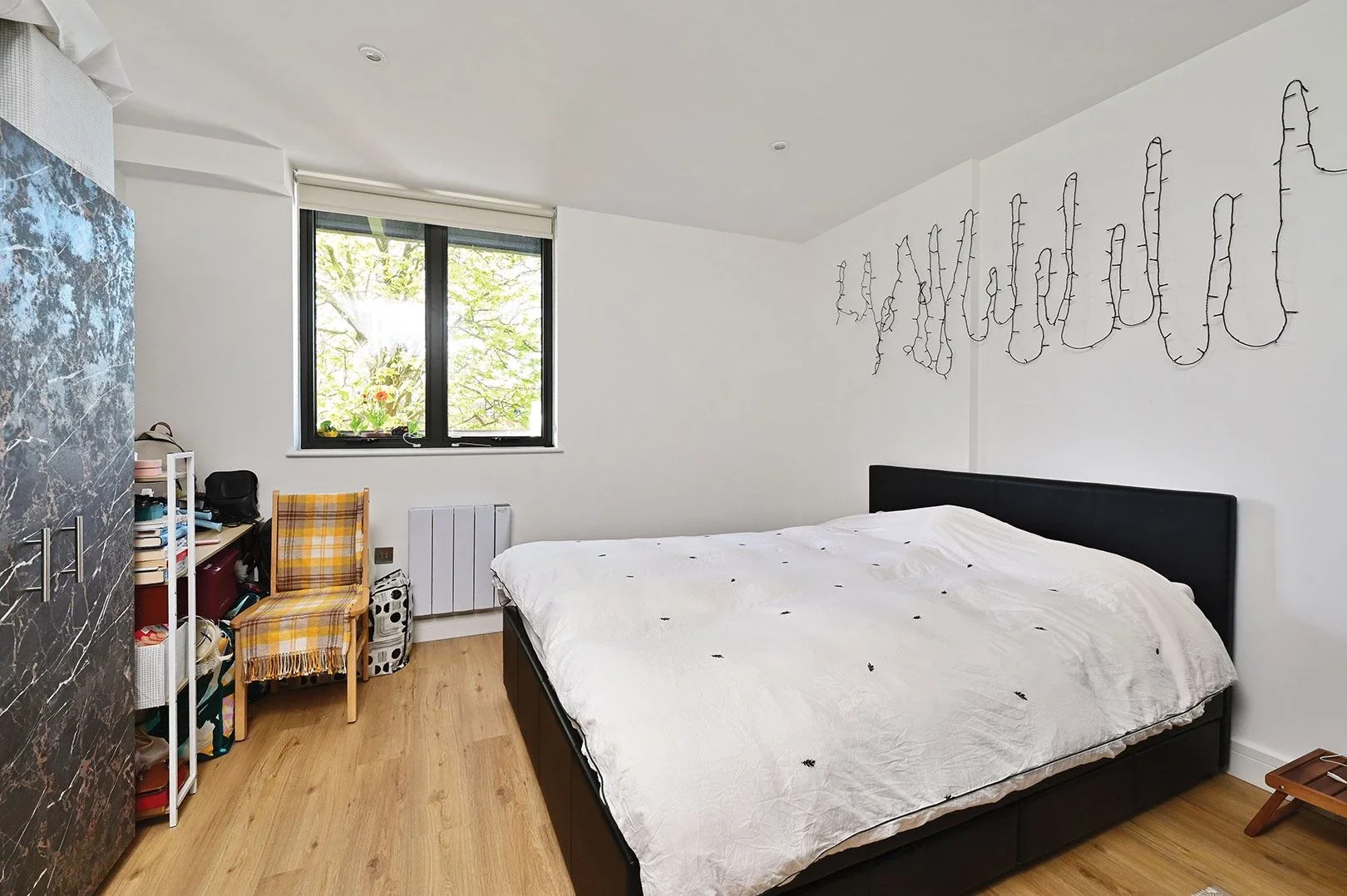 Flat Farnborough Road in Rushmoor