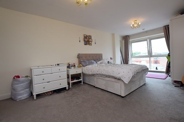 Flat Westfield Terrace in Sheffield