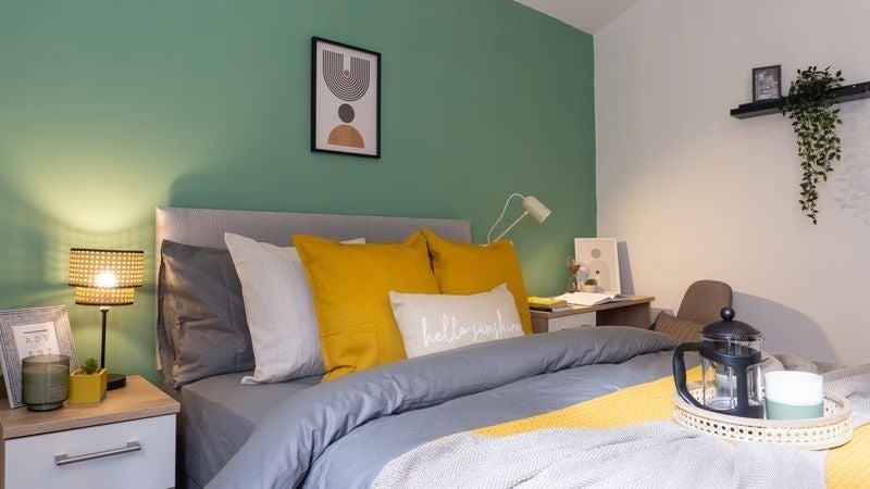 Room Carisbrooke Road in Liverpool