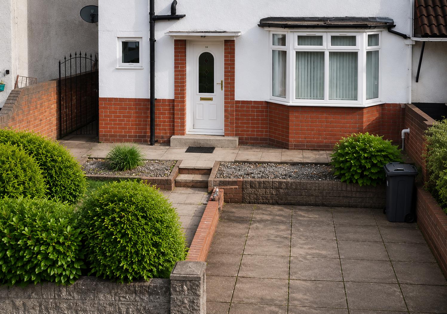 House Manor House Road in Sandwell