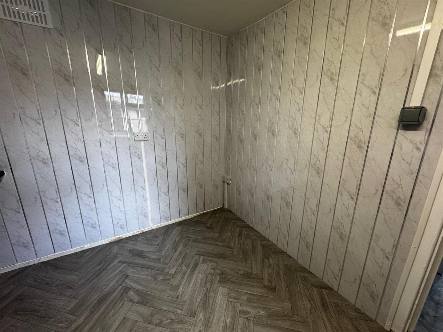 Flat Caldmore Road in Walsall