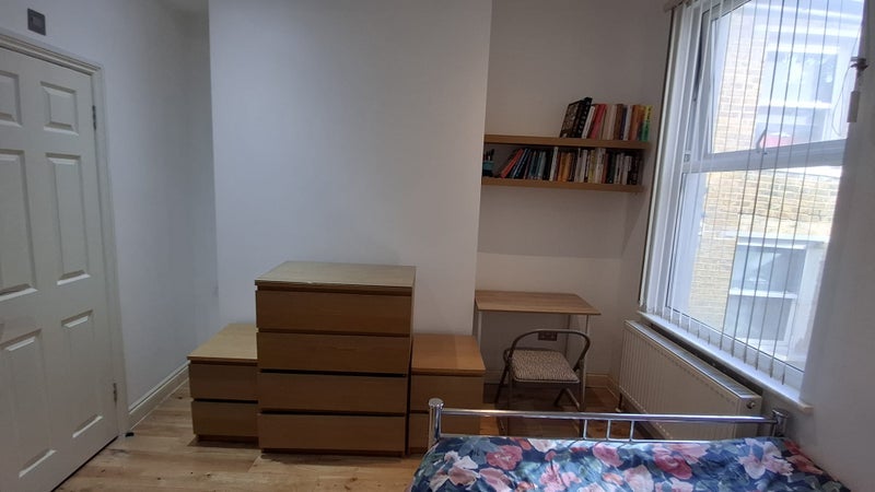 Room South Lambeth Road in Greater London