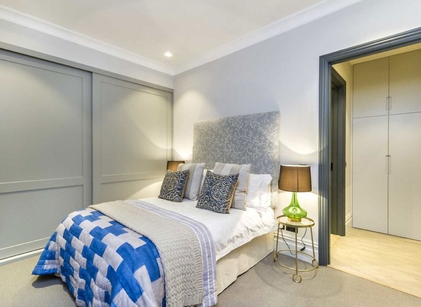 Flat Holland Park in Greater London