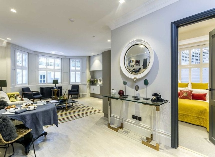 Flat Holland Park in Greater London