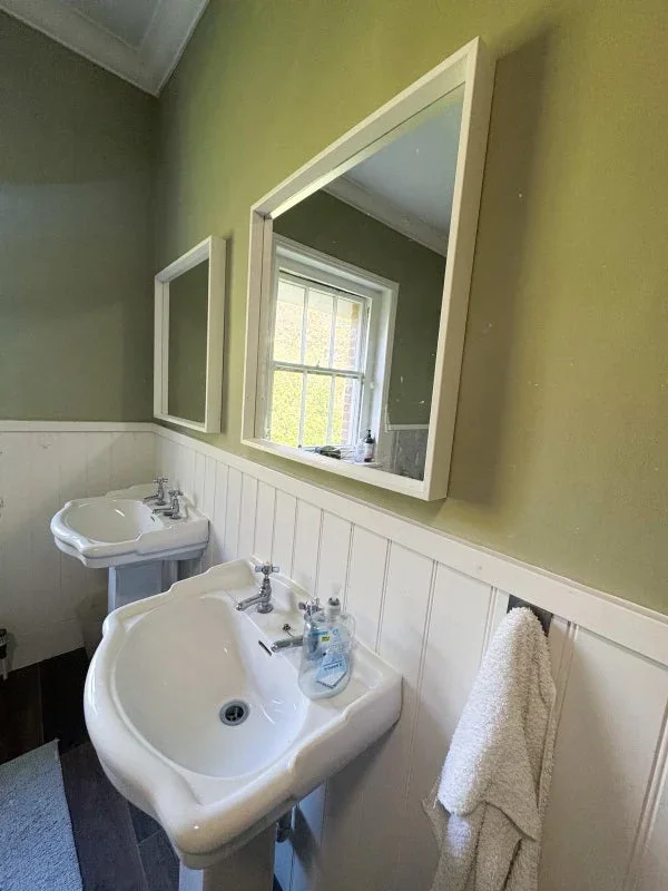 Room Beech Farm Road in Woldingham