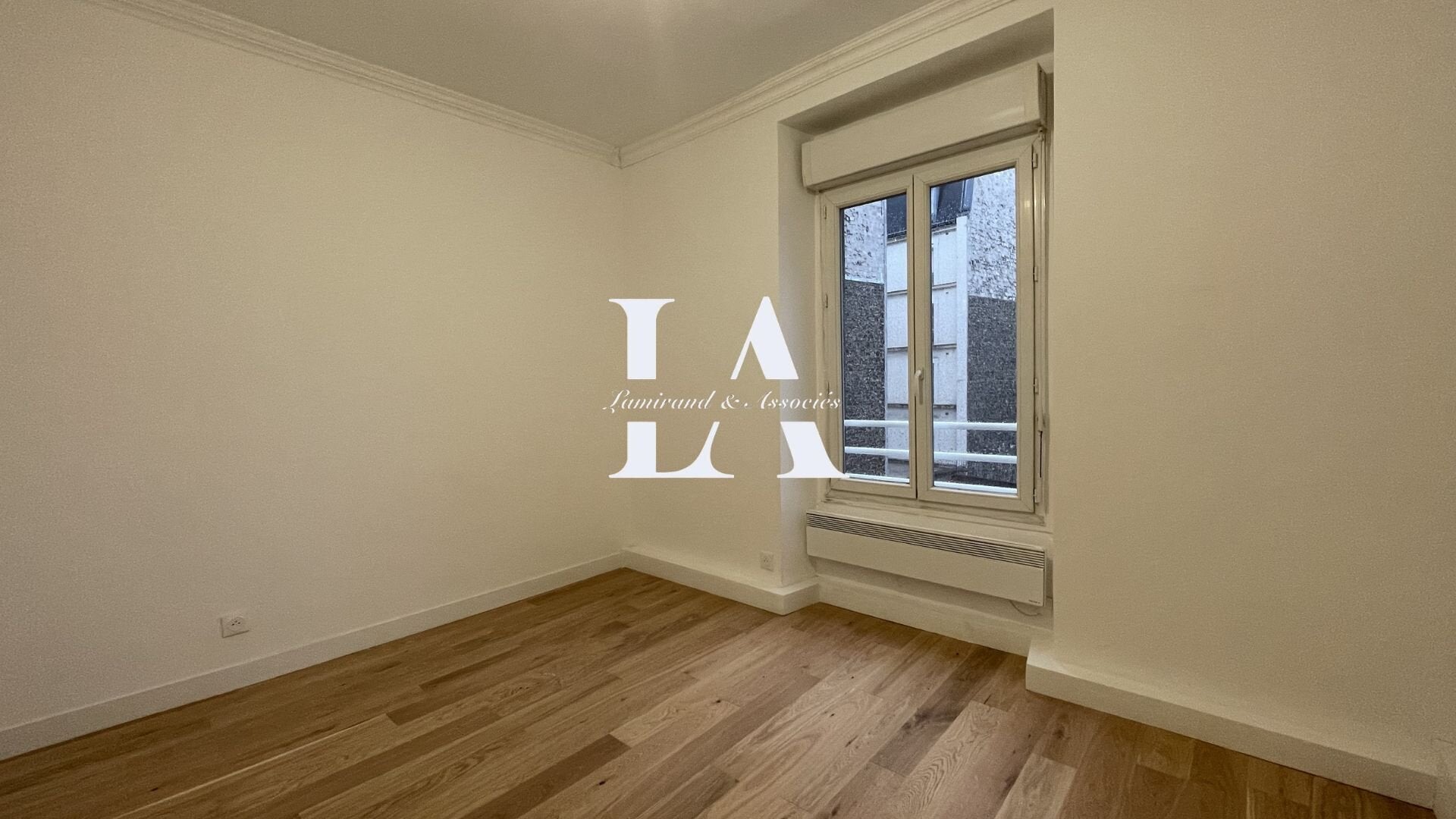 Appartement Rue de la Chapelle à Paris