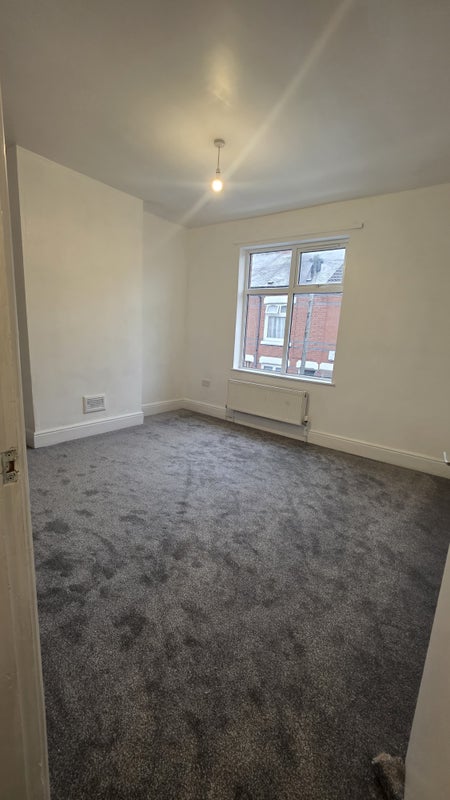 Room Flax Road in Leicester