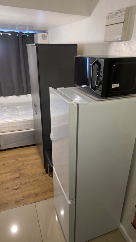 Room Illingworth Close in Greater London