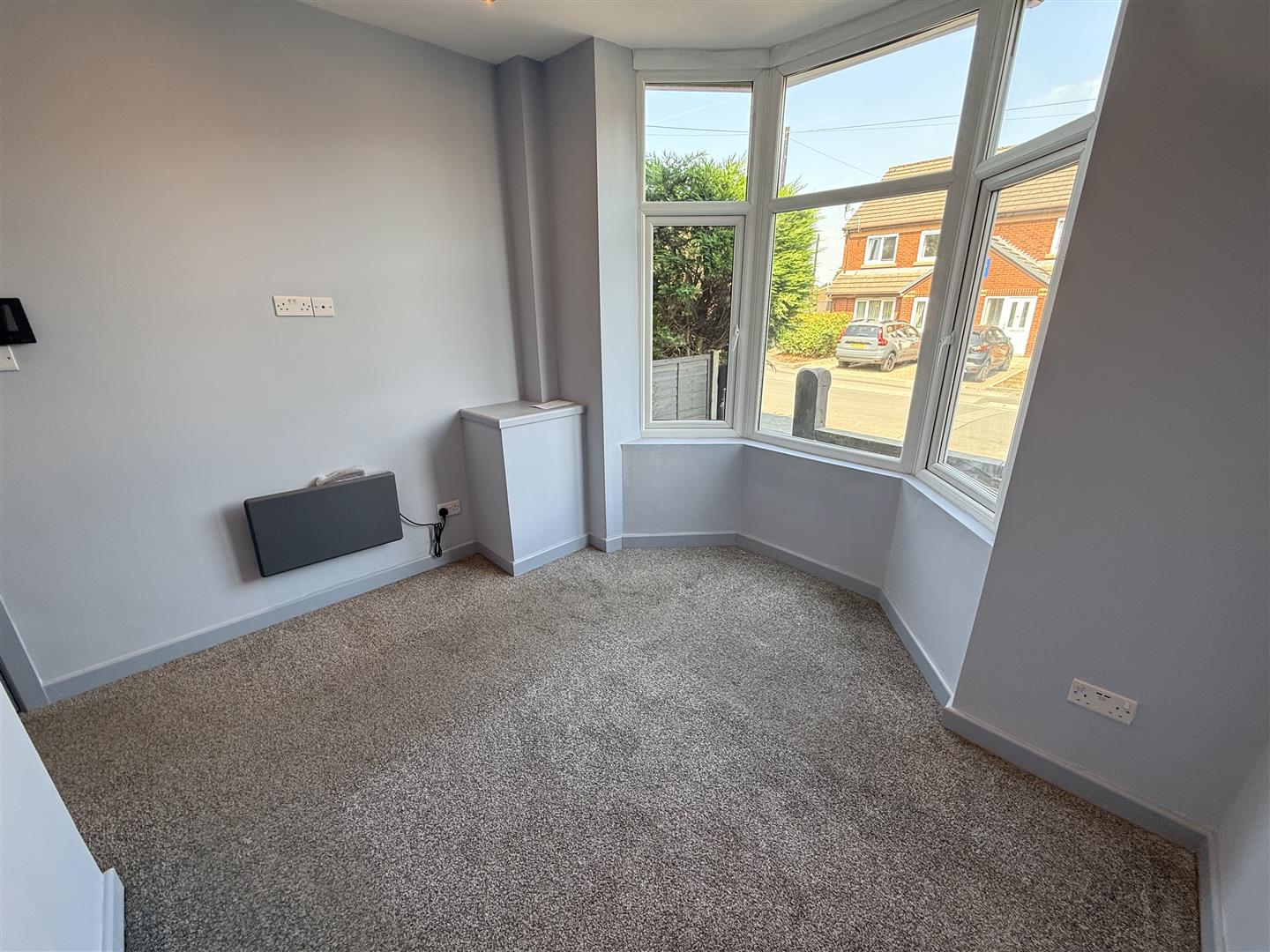 Room Carlton Street in Farnworth