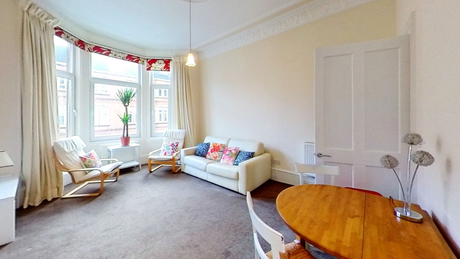 Flat Deanston Drive in Glasgow