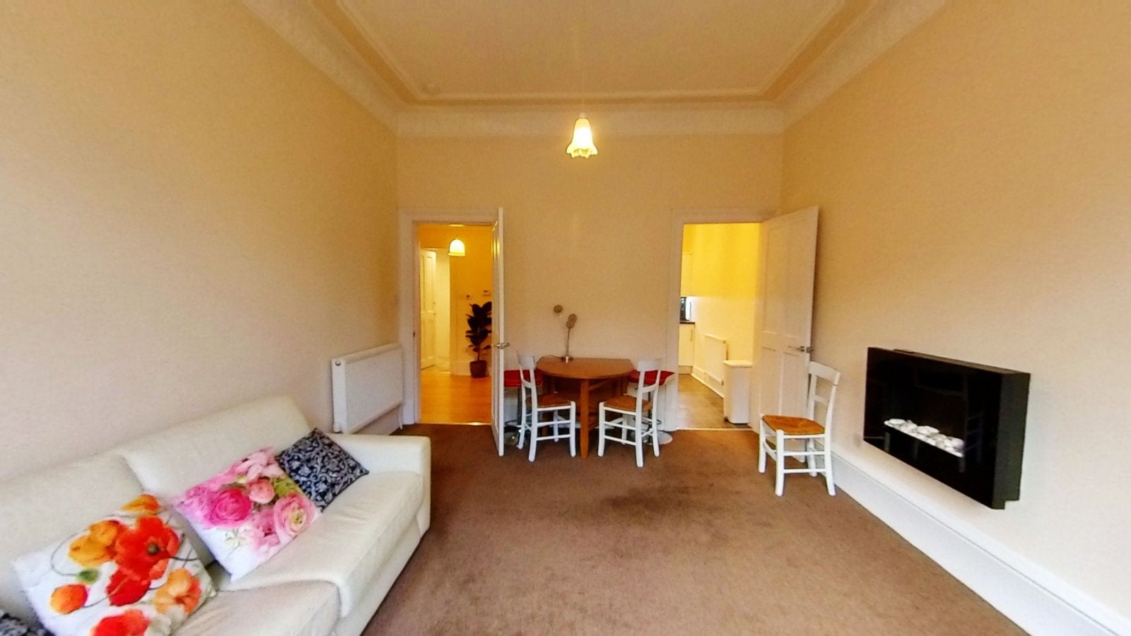 Flat Deanston Drive in Glasgow