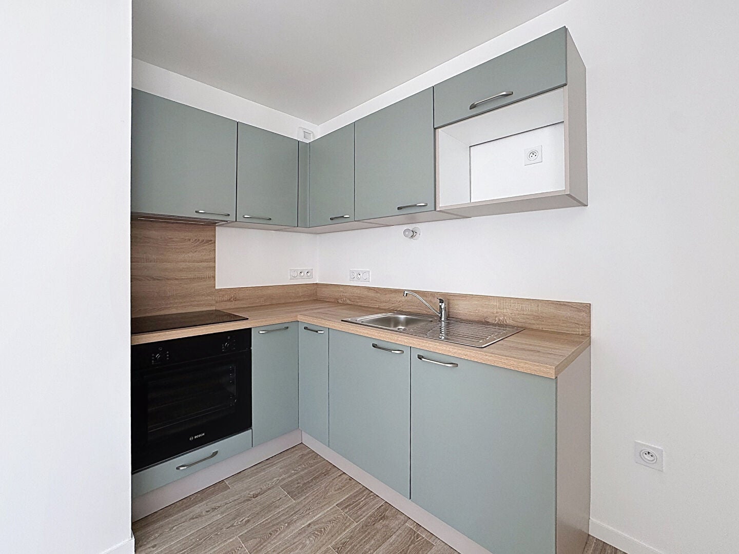 Flat Rue du Ponceau in Laval