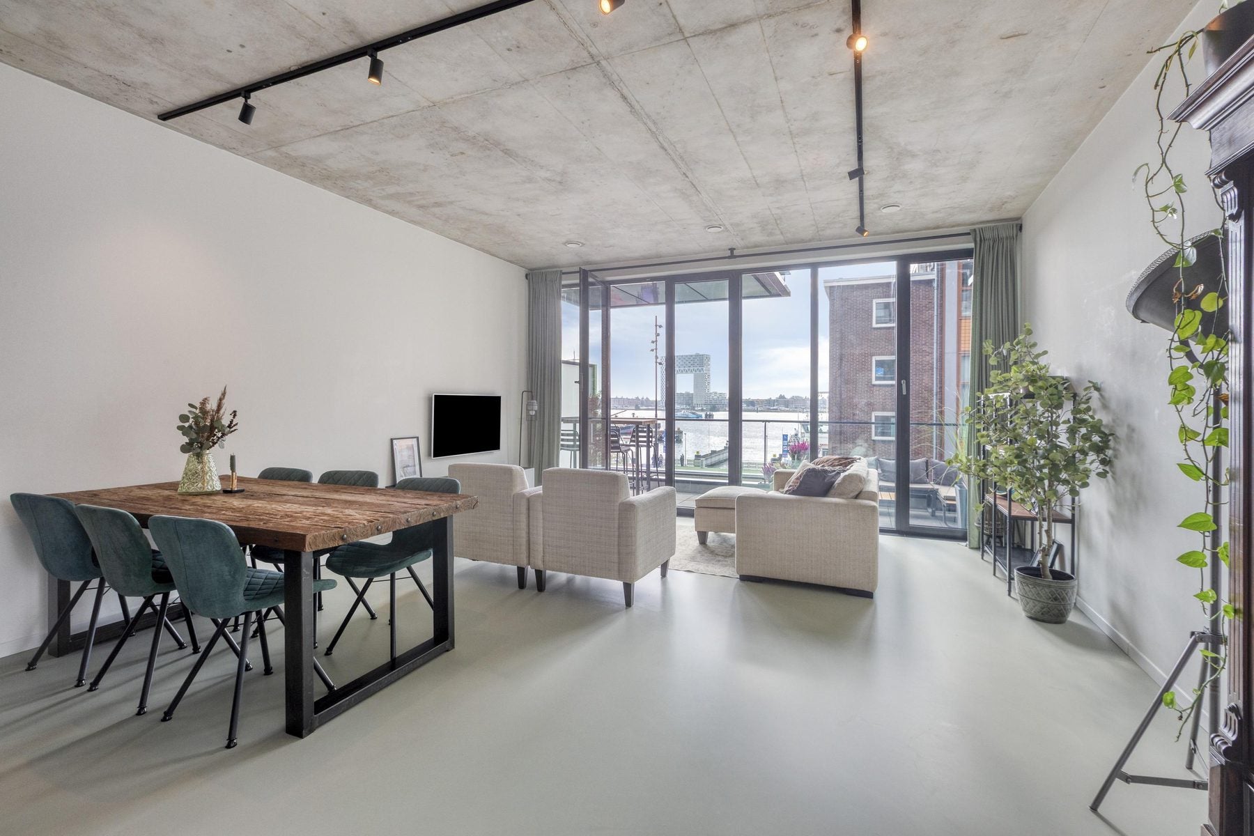 Appartement Hellingstraat 12 in Amsterdam