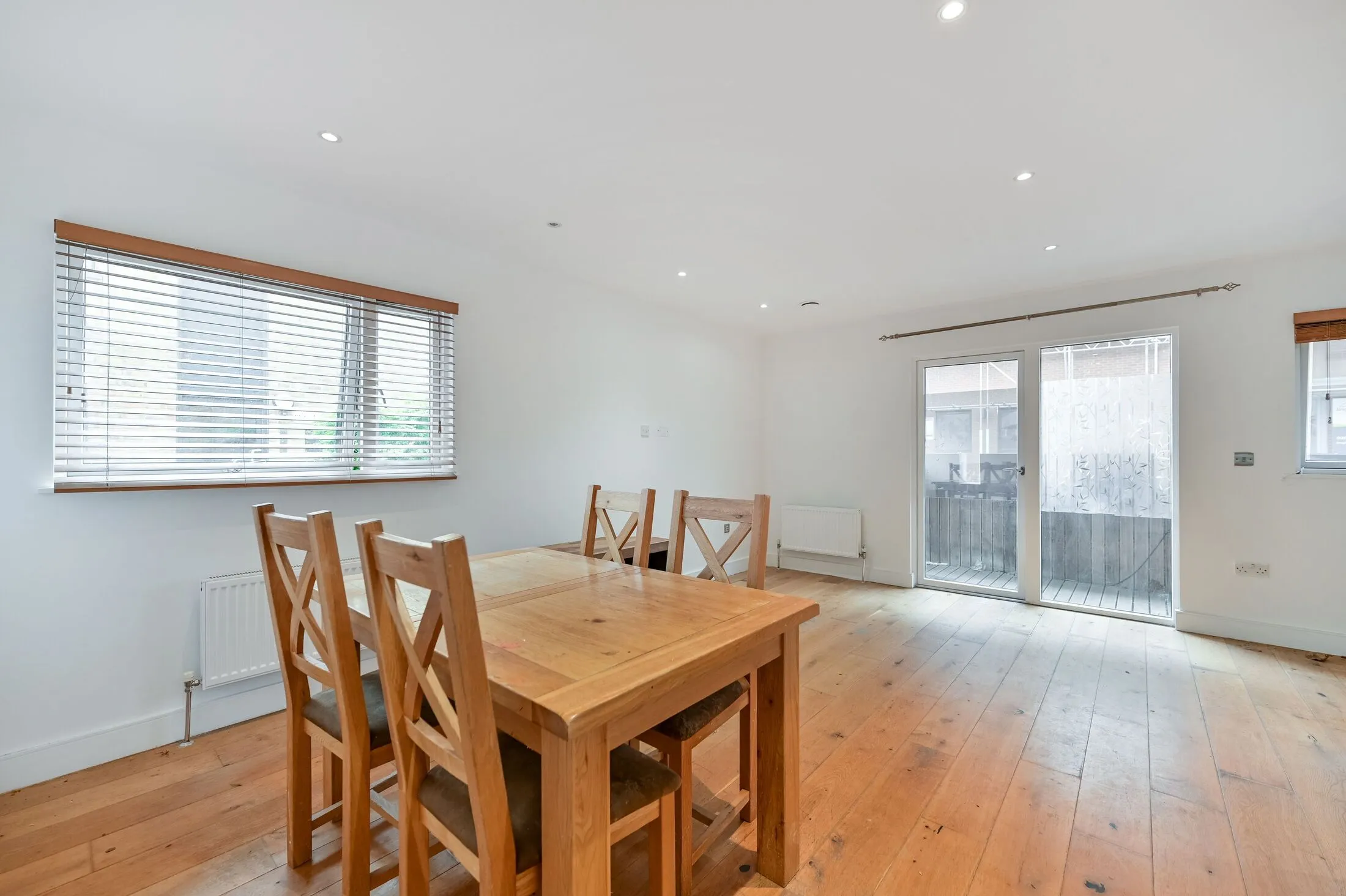 Flat Lower Richmond Road in Greater London