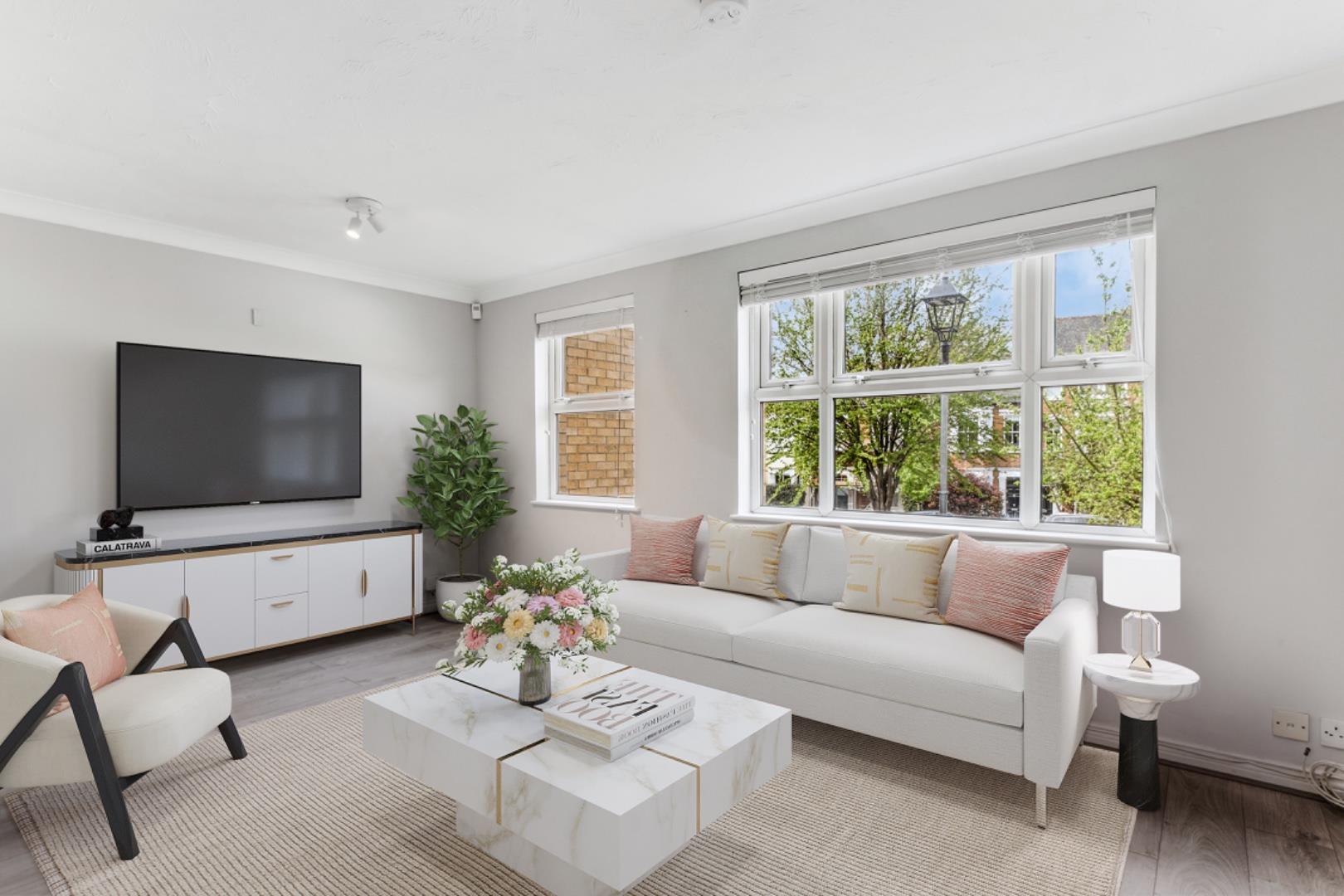 Flat Monmouth Close in London