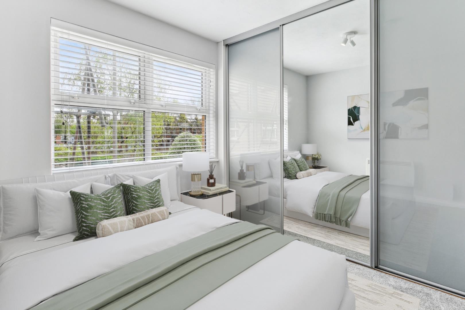 Flat Monmouth Close in London
