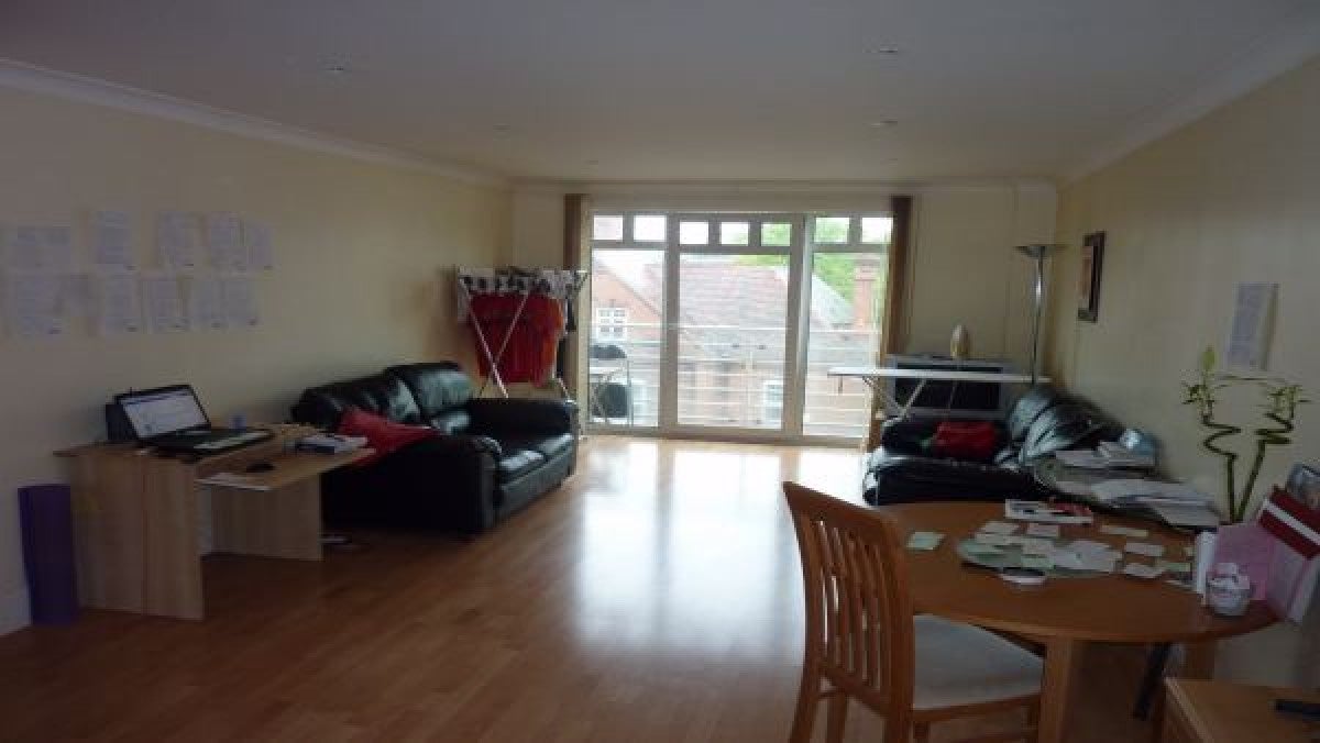 Flat Warwick Row in Coventry