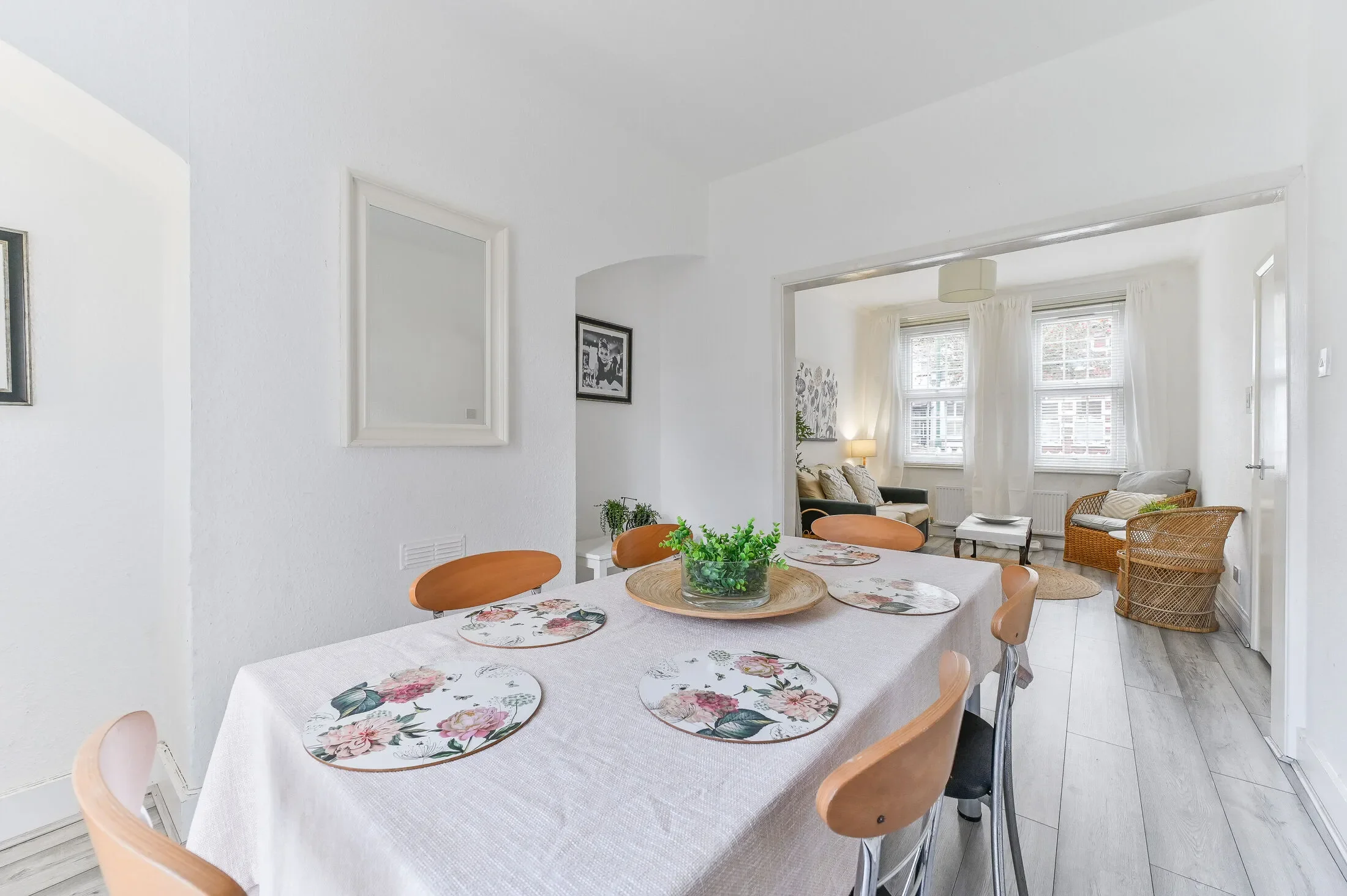 House Byron Avenue in Greater London