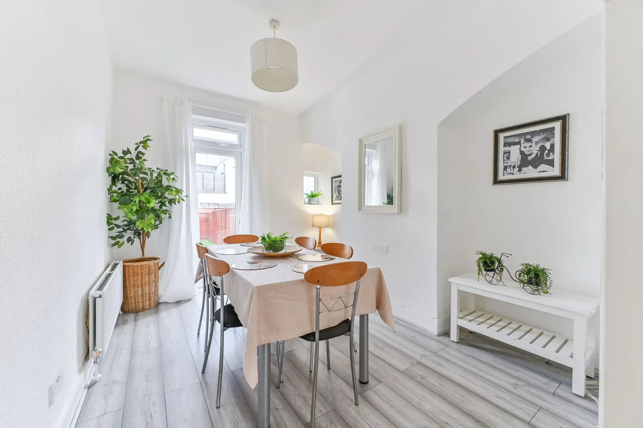 House Byron Avenue in Greater London