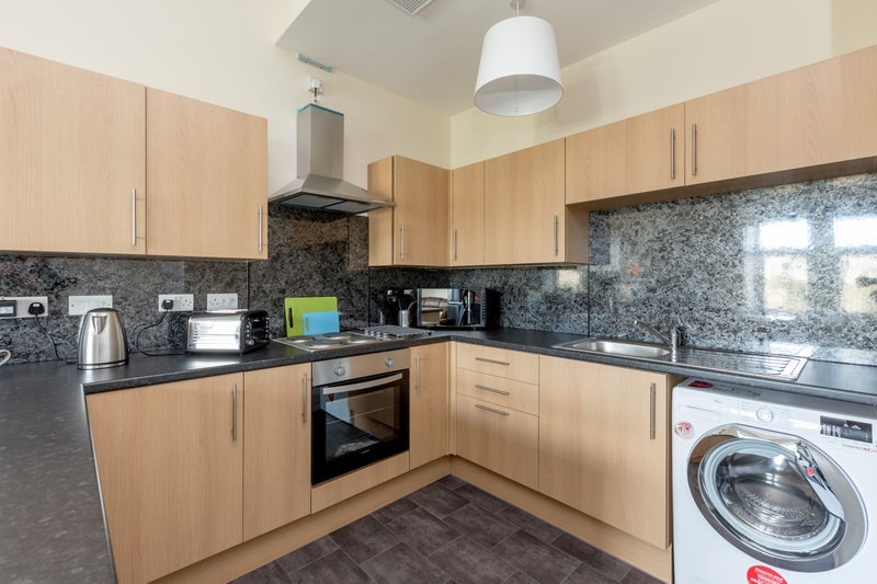 Room Murieston Crescent in City of Edinburgh