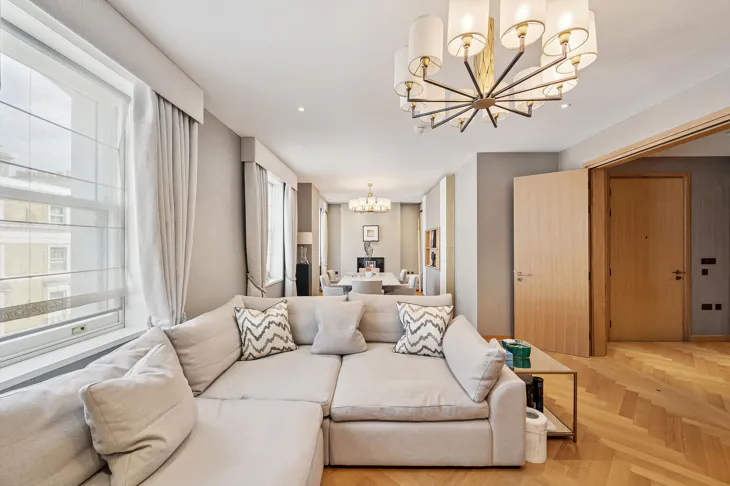 Flat Victoria Road in Greater London