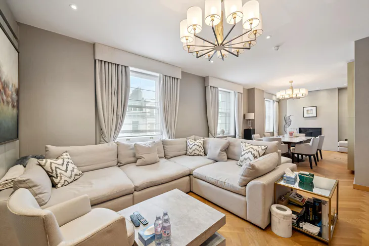 Flat Victoria Road in Greater London
