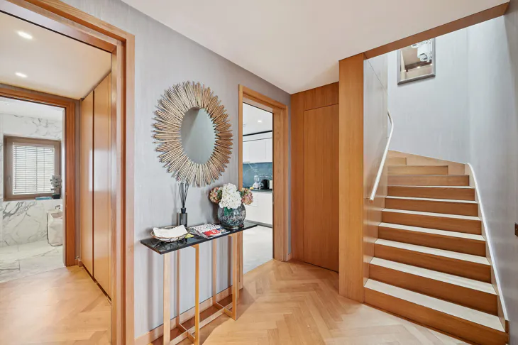 Flat Victoria Road in Greater London