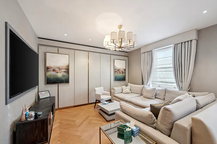 Flat Victoria Road in Greater London