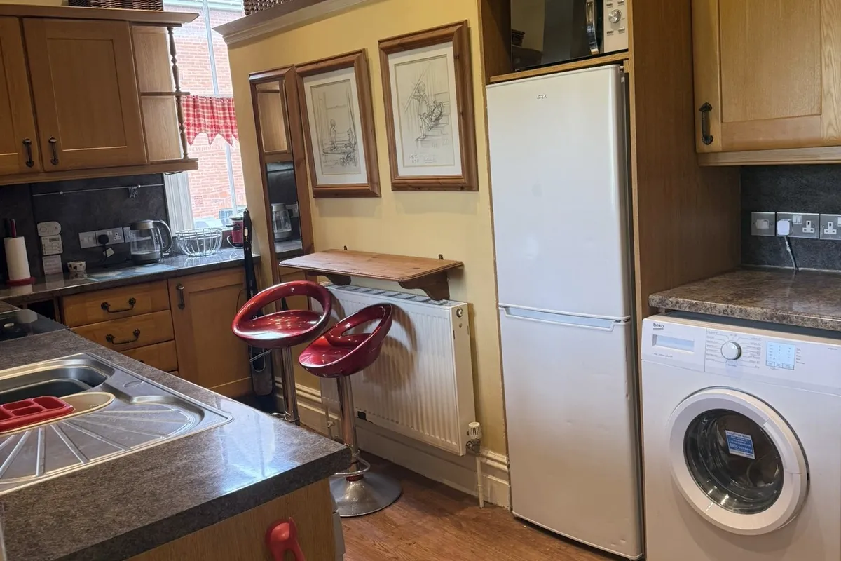 Flat Bodorgan Road in Bournemouth