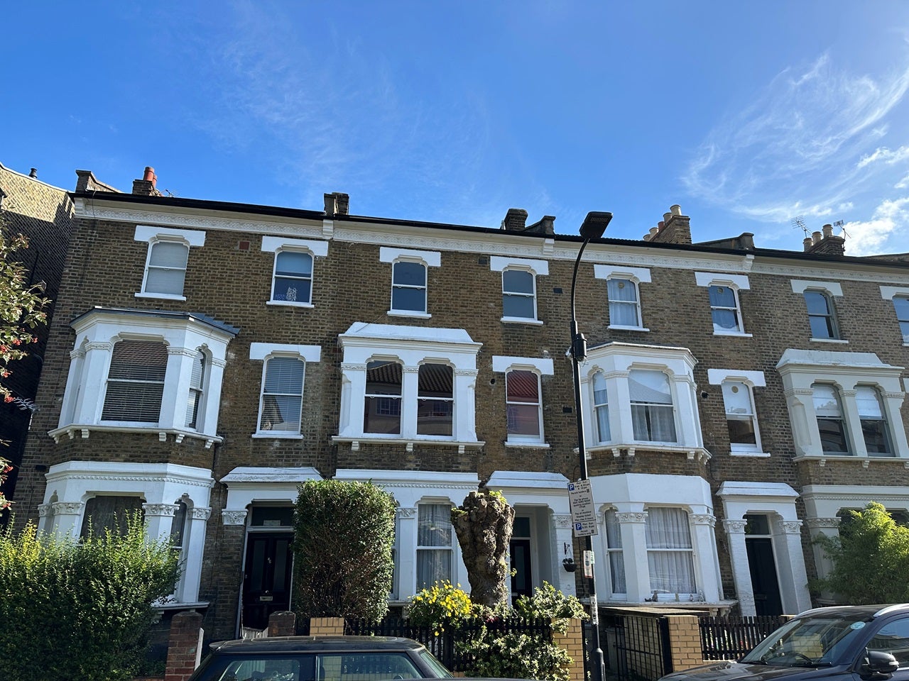 Flat Frithville Gardens in Greater London