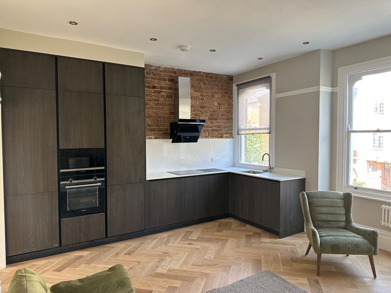 Flat Frithville Gardens in Greater London