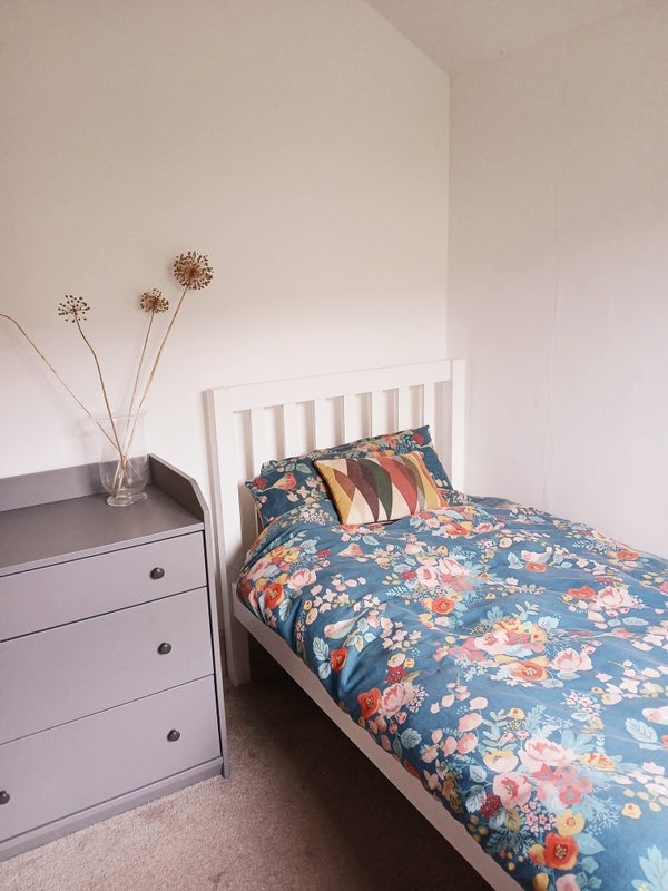 Room Luckwell Road in Bristol