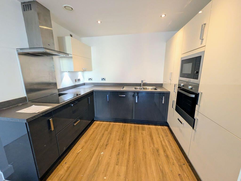 Flat Jerrard Street in Greater London