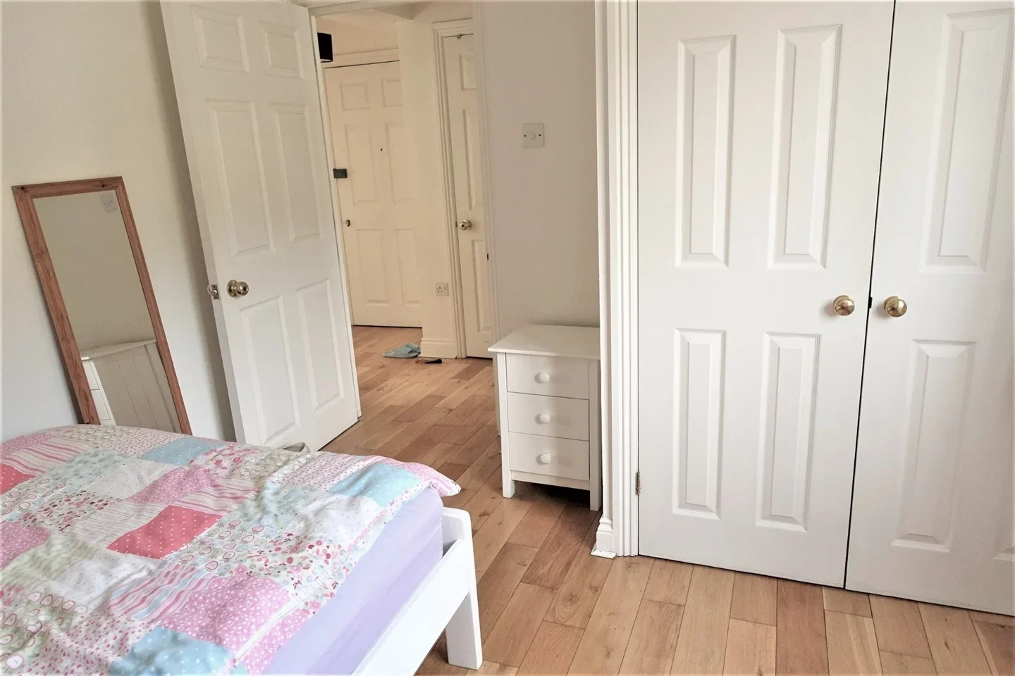 Flat Acacia Close in Greater London