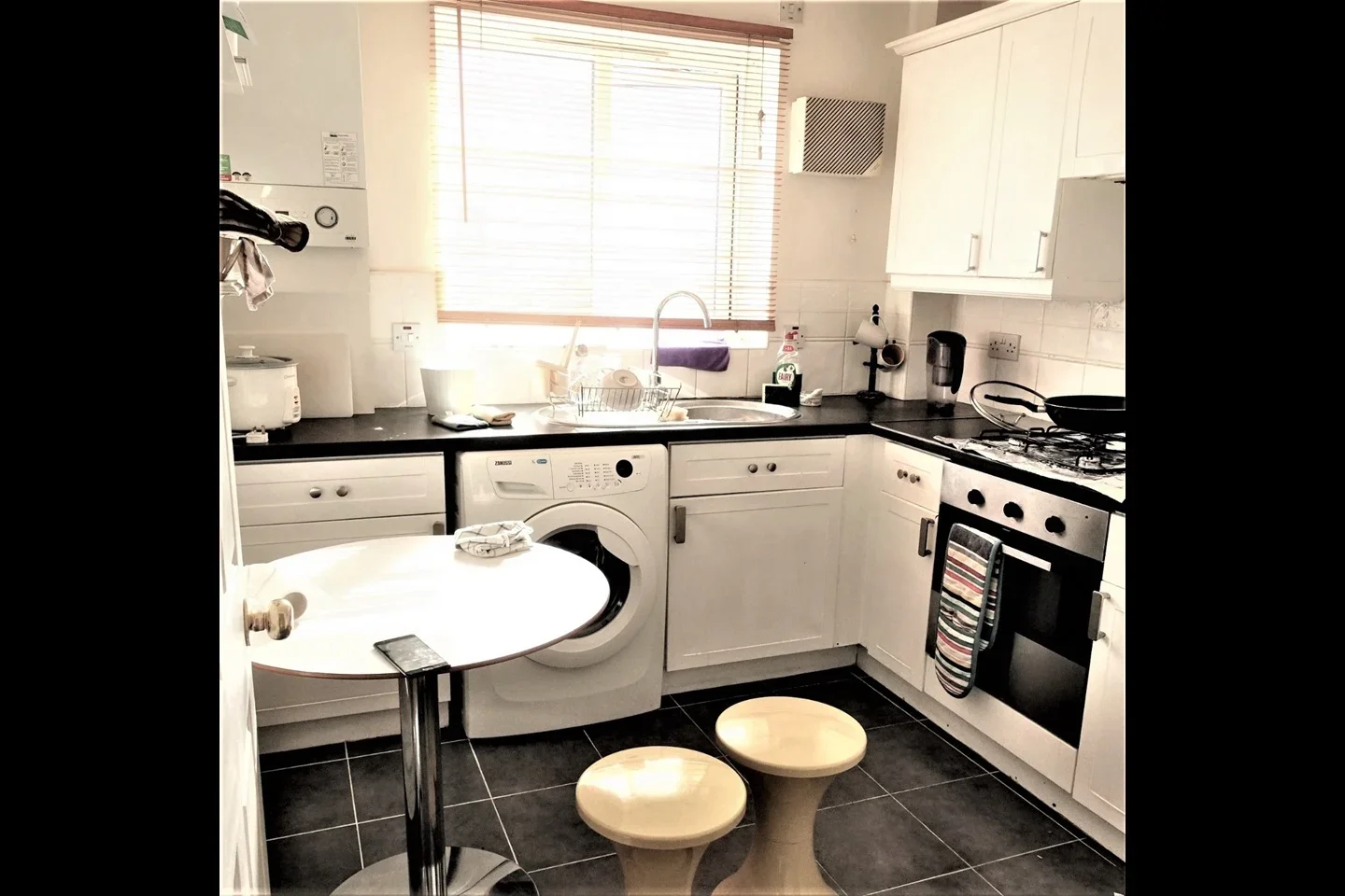 Flat Acacia Close in Greater London