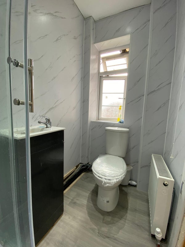 Room Kings Drive in Greater London