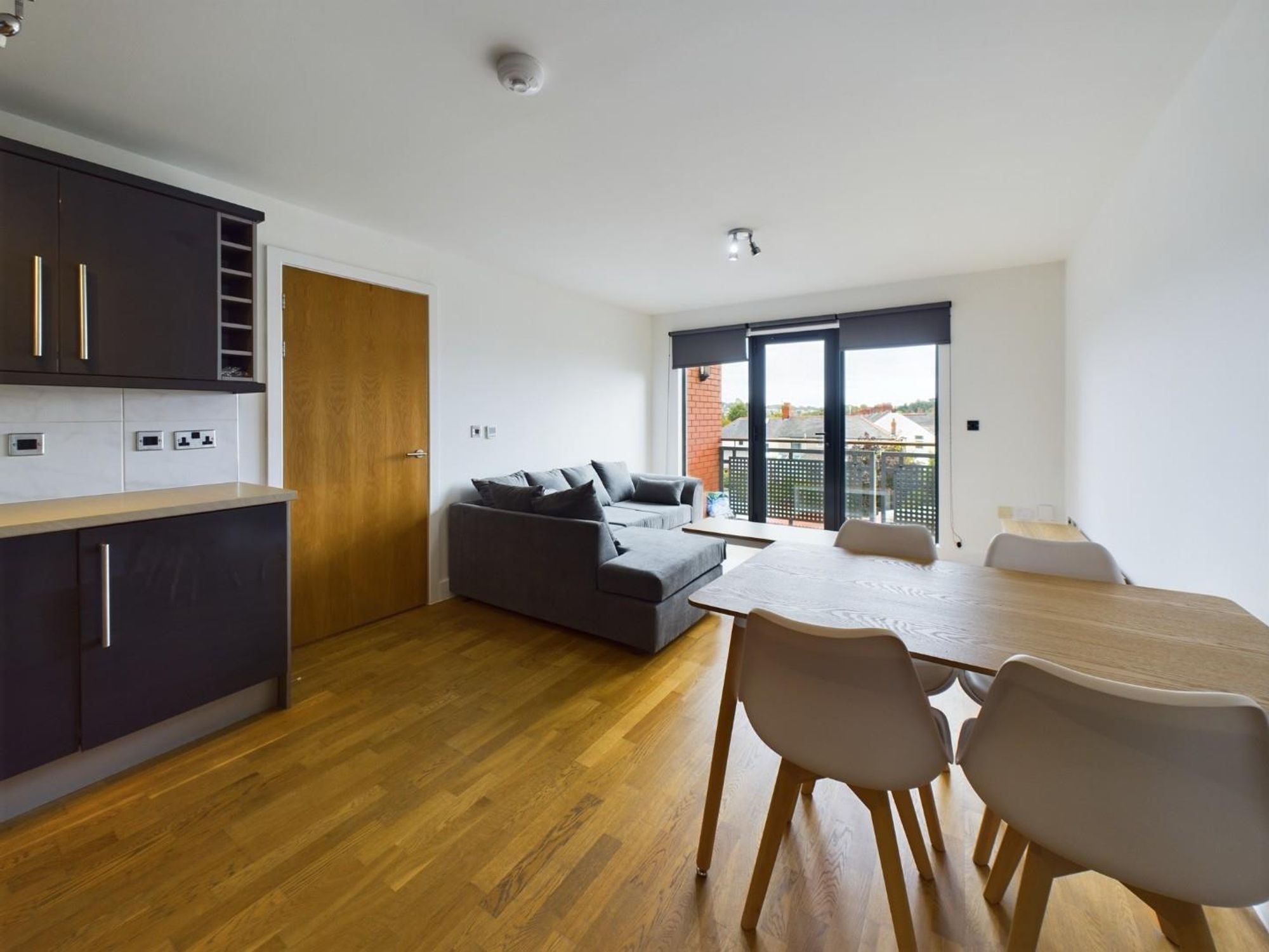 Flat Sachville Avenue in Cardiff