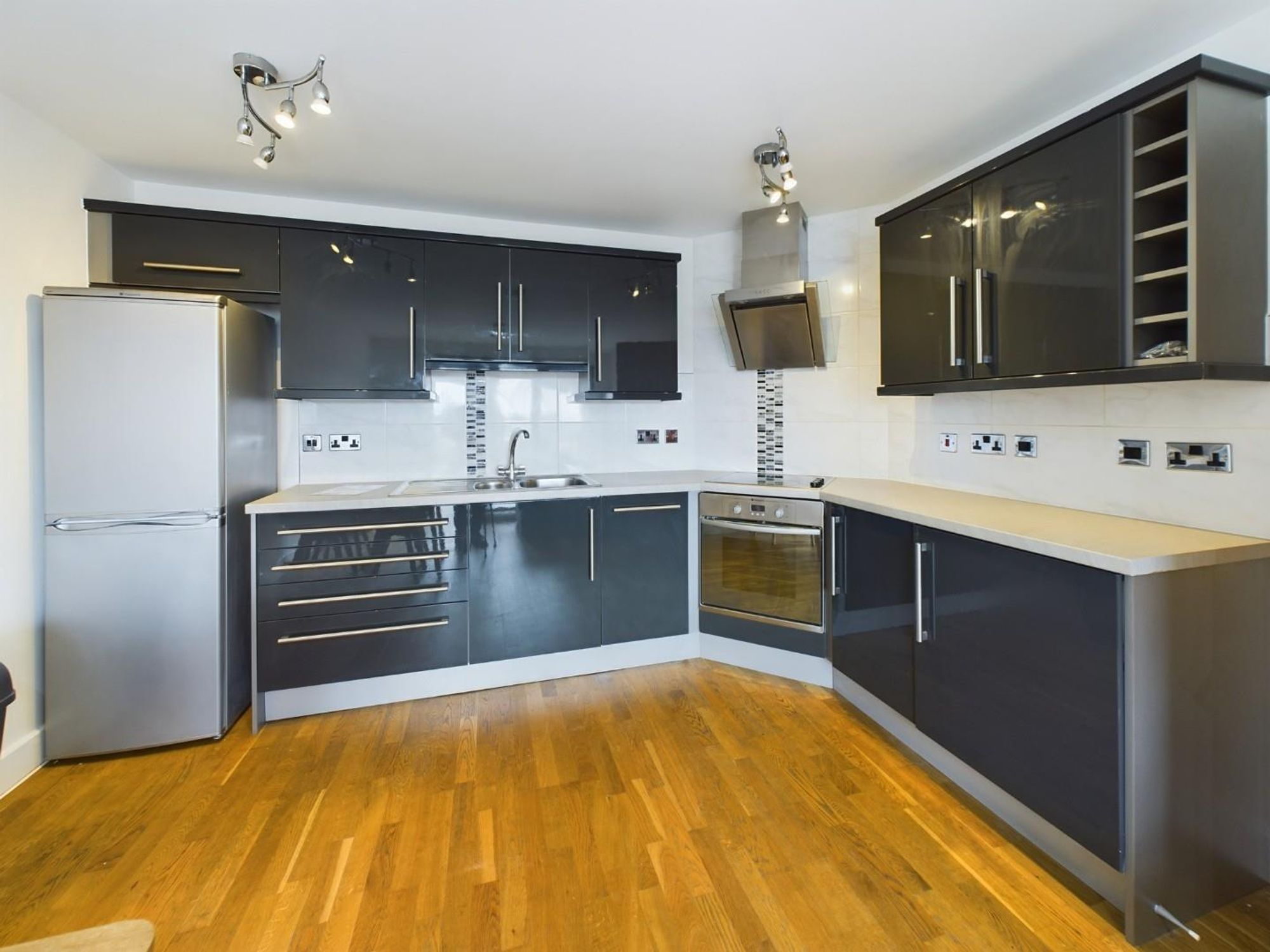 Flat Sachville Avenue in Cardiff