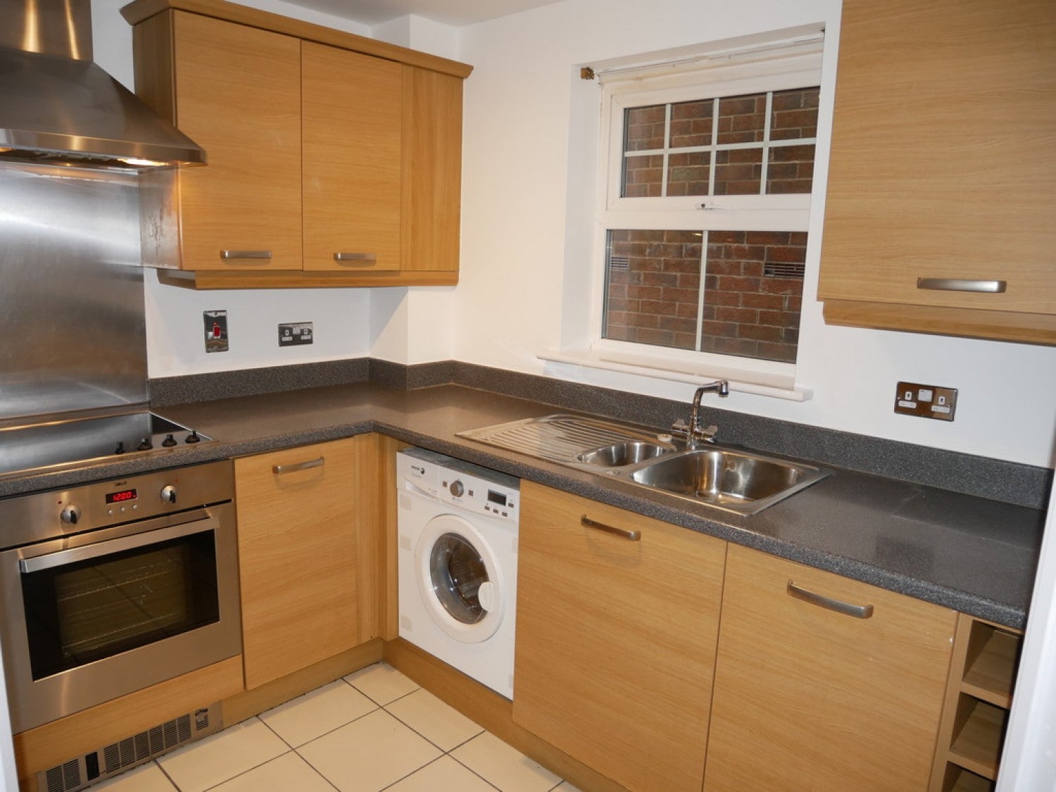 Flat Stonemere Drive in Radcliffe